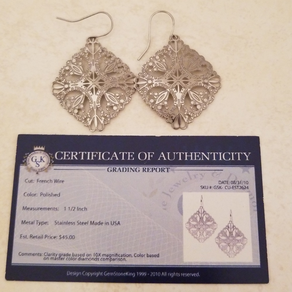 Jewelry - Picture 4 of 6